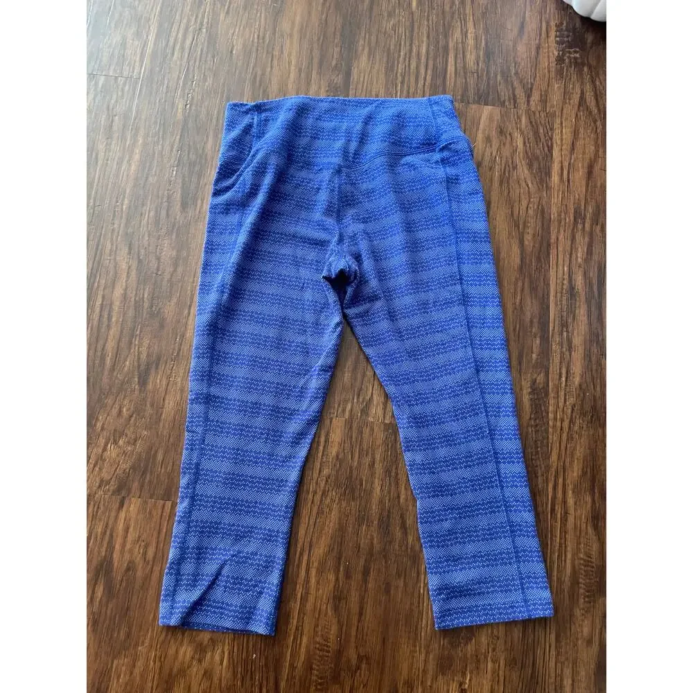 Nike Dri-Fit womens small yoga capris